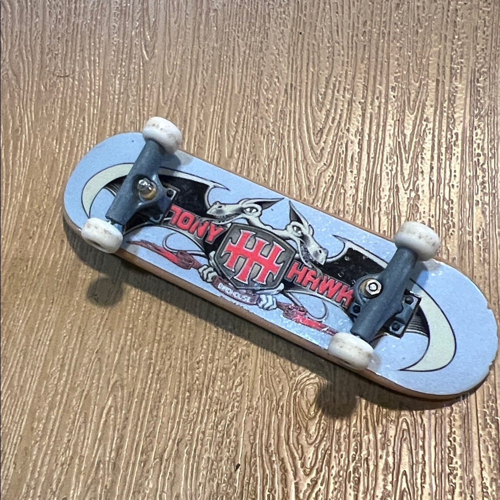 Tony Hawk Birdhouse Tech Deck Hand Board Birdman crest Skateboard Toy